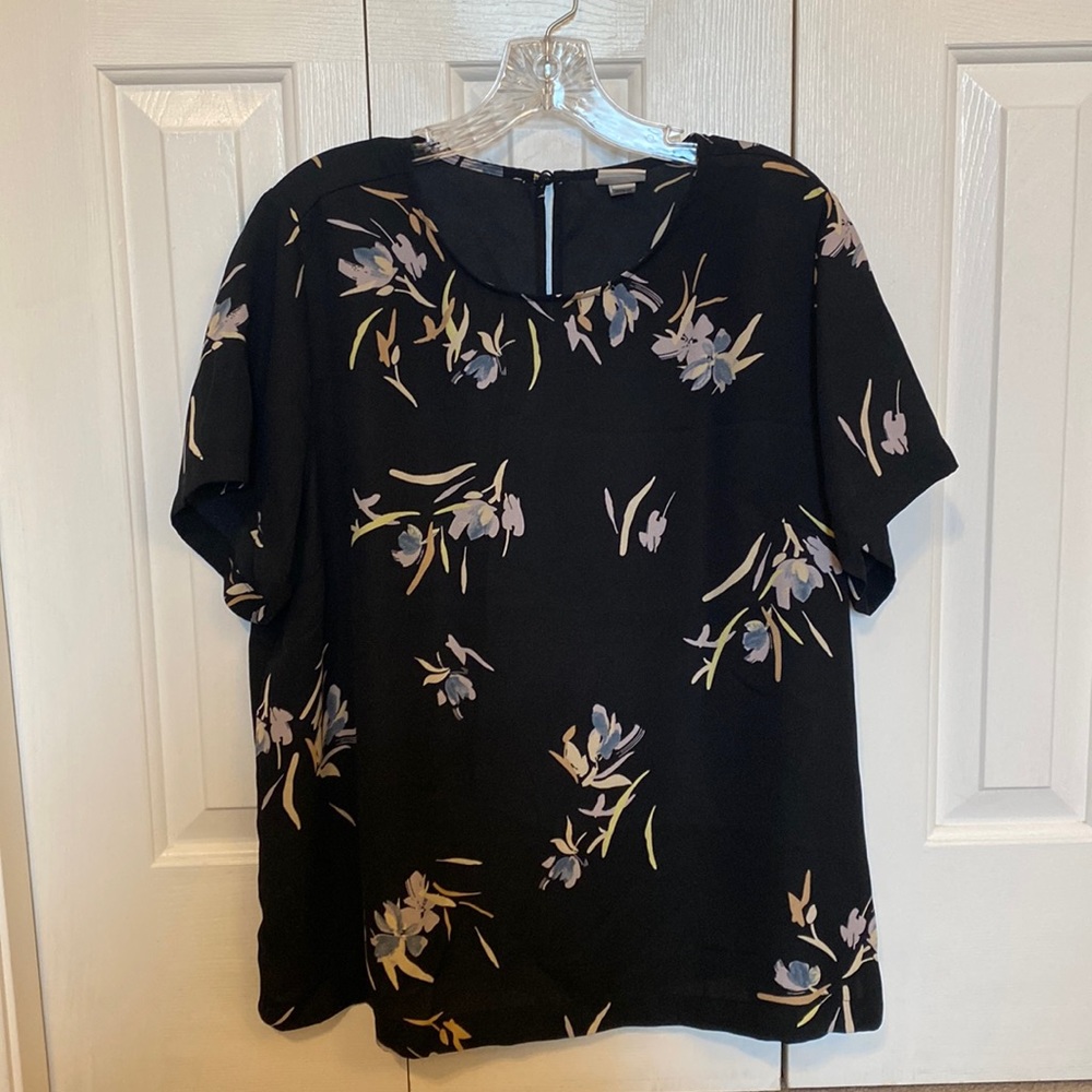 A New Day Blouse-Size XXL-Black Floral-EUC